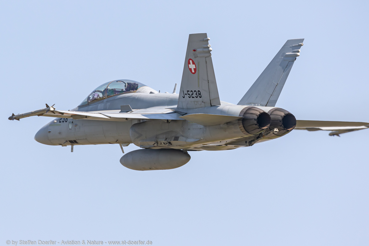 203JH3A6117