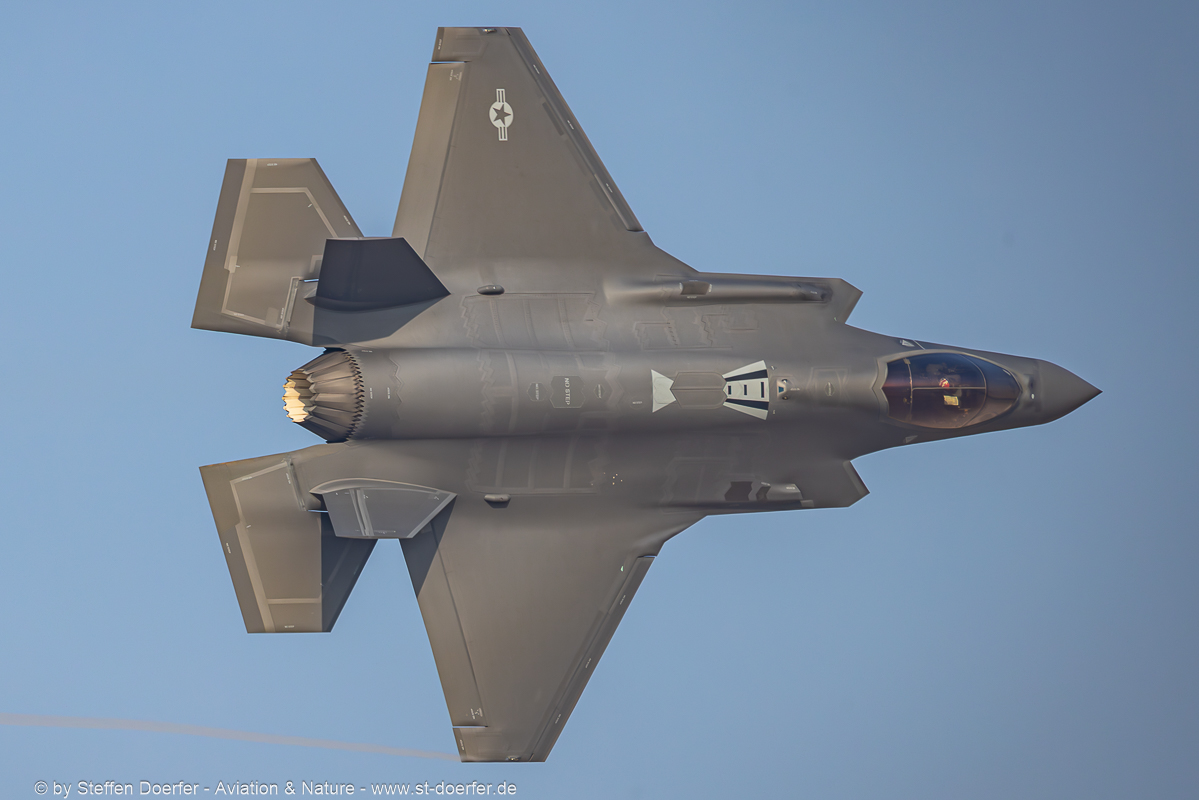 302CAA_8677