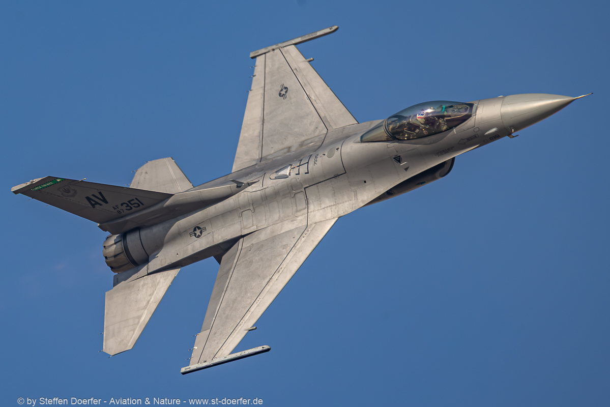 320CAA_3470