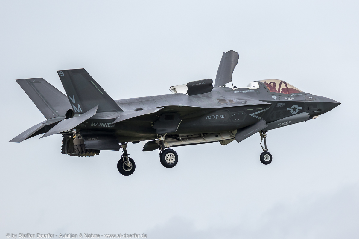 541IW5A6044