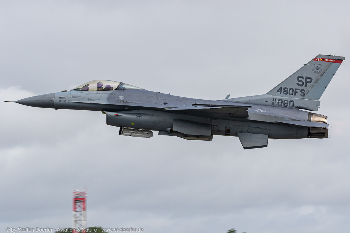 160IW5A2603