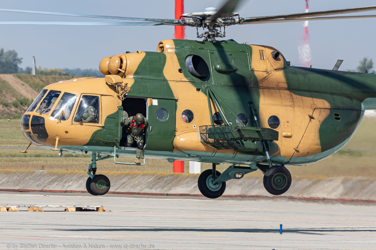 213JH3A3467