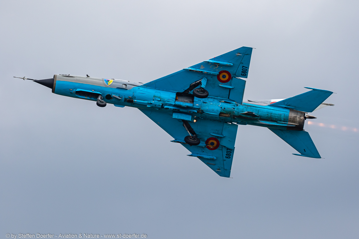 242IW5A3221