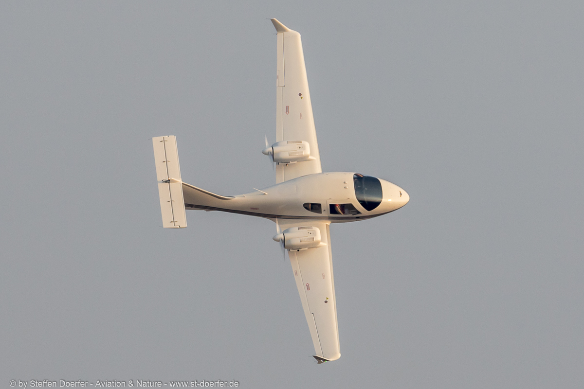 240JH3A4007
