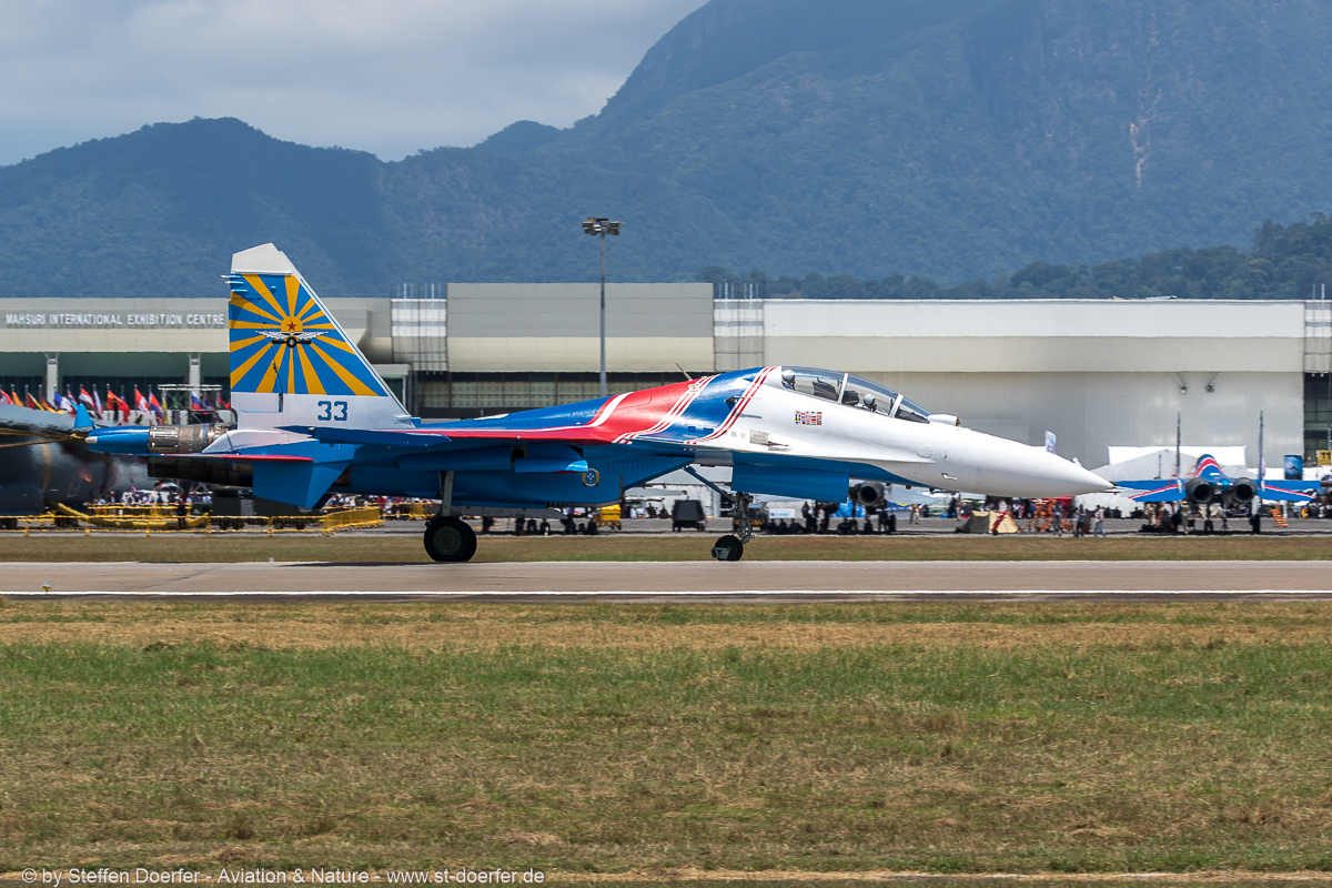 233IW5A8558