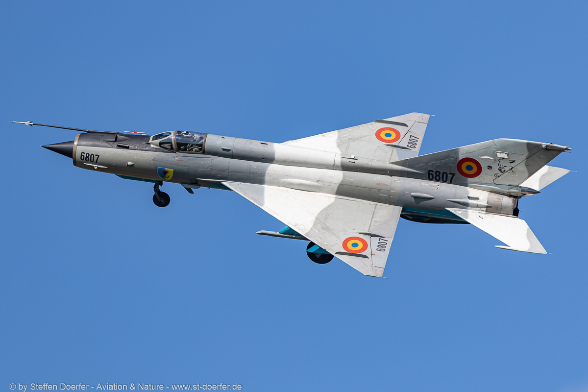 441IW5A8136