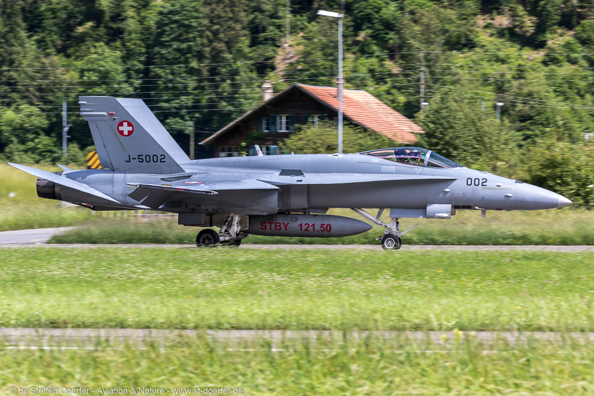 144IW5A0435