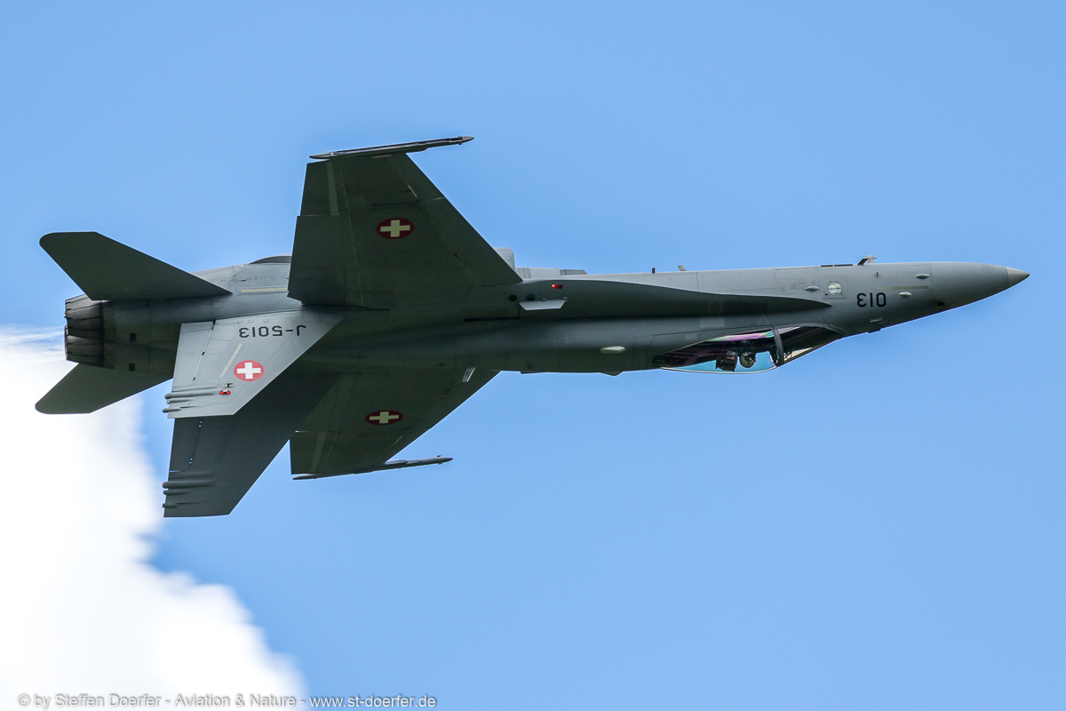 303IW5A2095