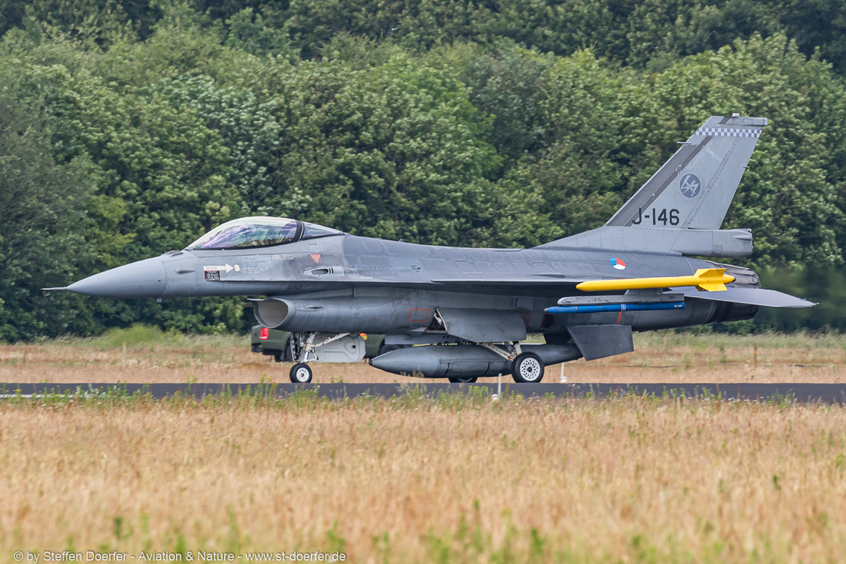 389IW5A1095