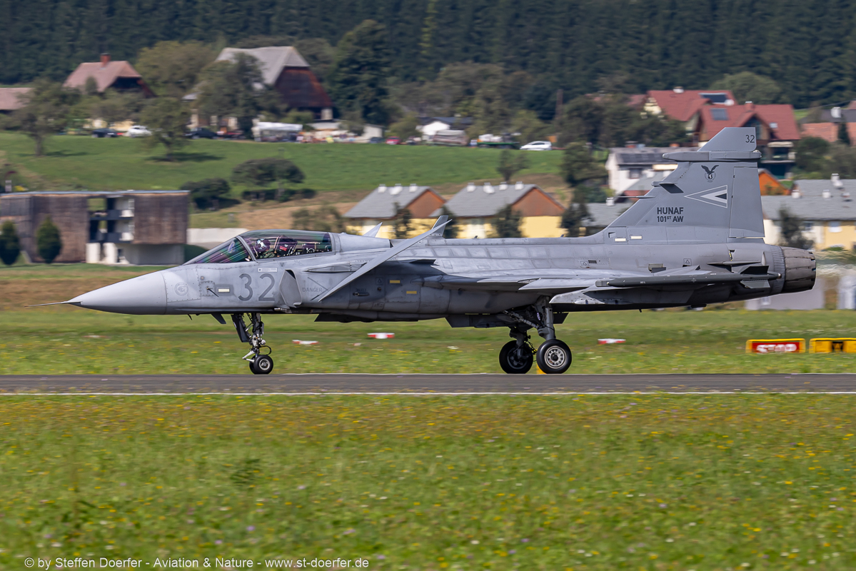 583CAA_3703