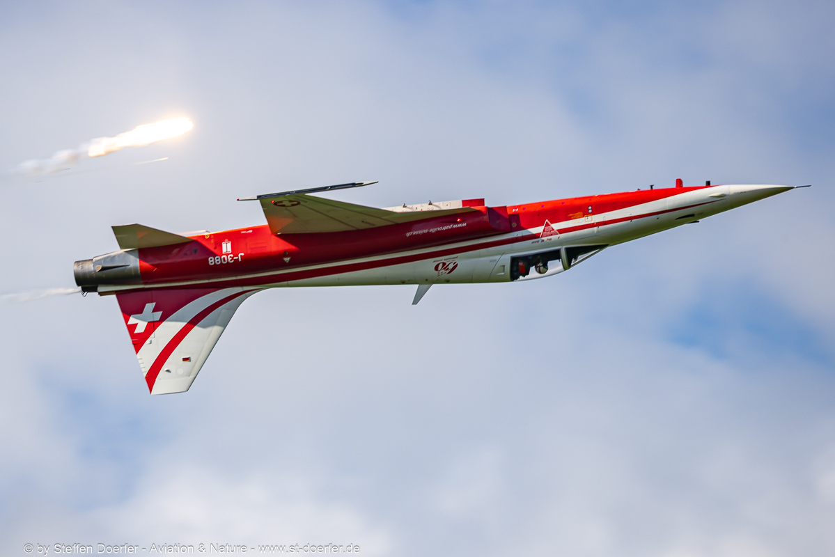664CAA_4974