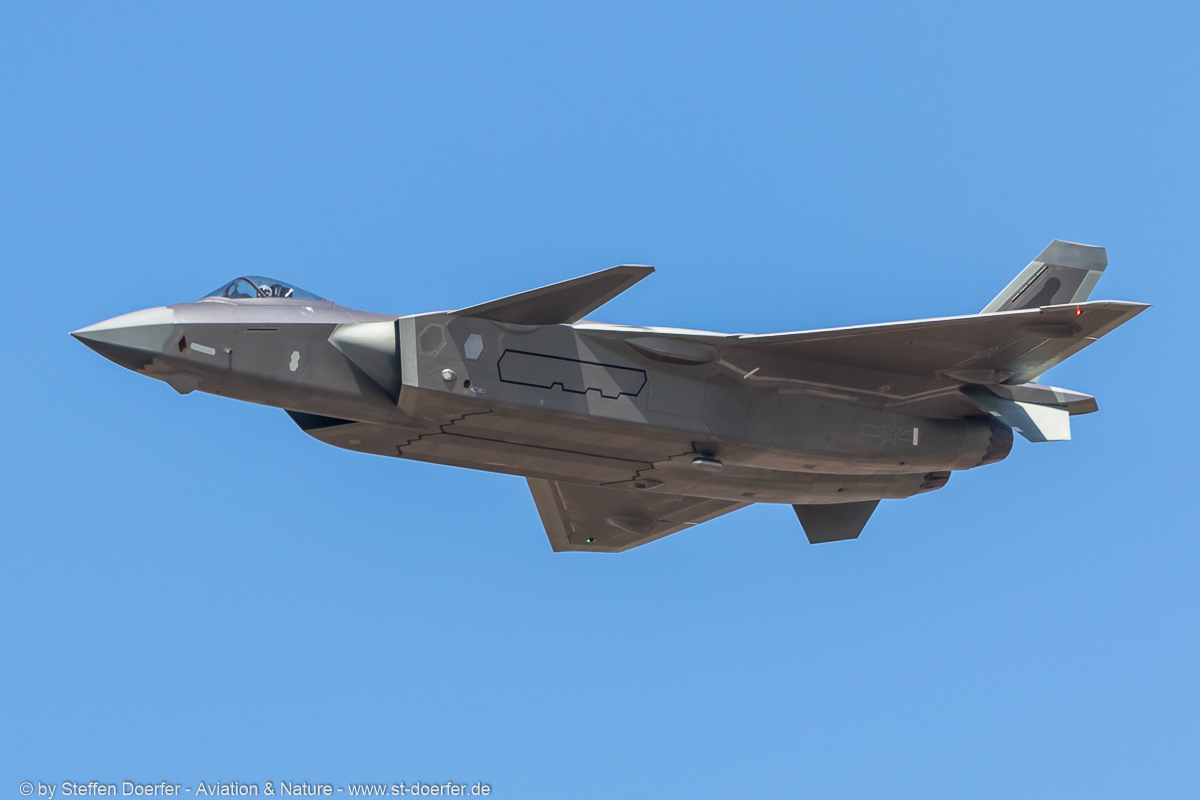 140IW5A6302