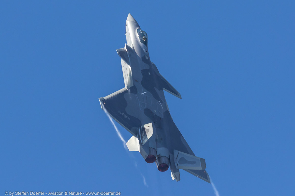 140IW5A6476